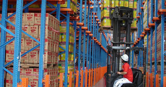 貨架配用叉車選型注意事項