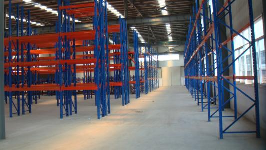 更安全，更高效，勝通重型橫梁貨架