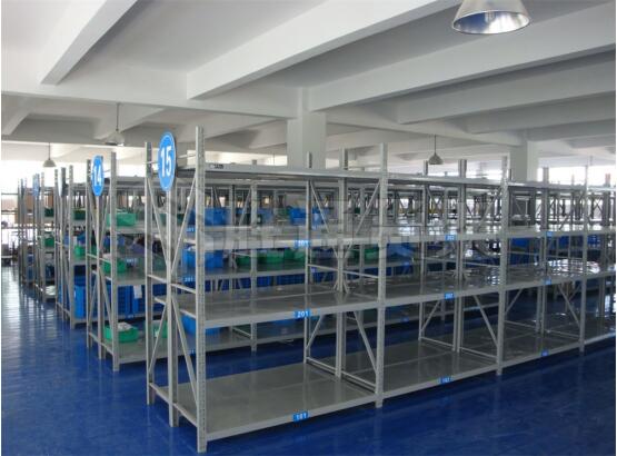 勝通輕型貨架深受各個行業(yè)客戶信賴