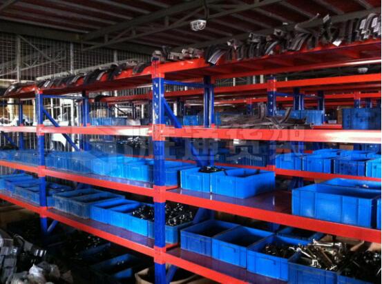 還在為找貨架而發(fā)愁，讓勝通貨架幫你解決