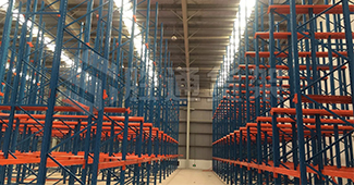 貫通式貨架的優(yōu)點(diǎn)有哪些?貫通式貨架哪家好？