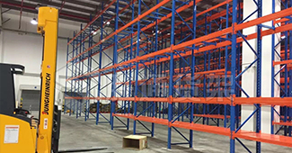定制重型橫梁式貨架為什么選擇勝通貨架？