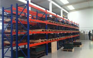 恭祝上海某貿(mào)易訂購勝通倉儲(chǔ)中型貨架成功交付