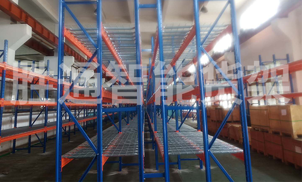 找專業(yè)重型網(wǎng)層板貨架廠家在浙江還選勝通智能貨架