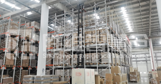 來(lái)看，一款定制化的貫通貨架在醫(yī)療器械企業(yè)中的應(yīng)用！