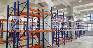 這款定制的重型貨架，幫你高效利用有限的倉庫面積，超省空間！