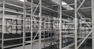 倉庫貨物種類繁多難存??？選用重型貨架又安全又存取高效！