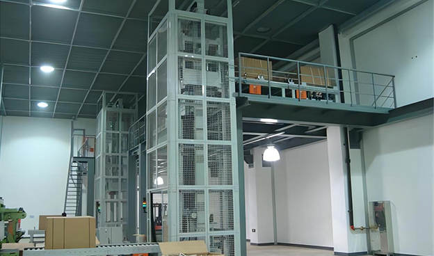 往復(fù)式提升機