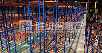 想讓倉(cāng)庫(kù)空間利用率翻倍？快找定制型窄巷道貨架來(lái)幫忙！