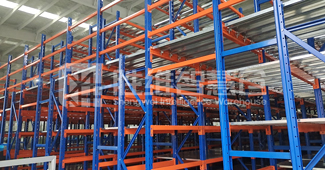解決汽車(chē)制造企業(yè)倉(cāng)儲(chǔ)痛點(diǎn)，閣樓貨架顯神通