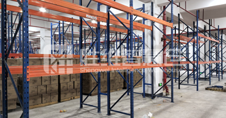 金屬制品企業(yè)用這款重型貨架，空間大效率高，可真不錯！