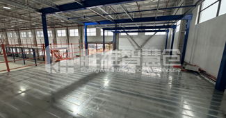 鋼平臺(tái)貨架助力紡織企業(yè)倉(cāng)儲(chǔ)，空間利用難題巧化解！