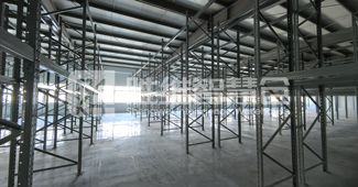 紡織企業(yè)倉庫混亂效率低？這款重型貨架讓倉儲大變身！