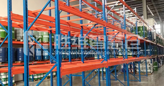 這款重型貨架，成為解決化學制品企業(yè)倉儲難題的 “萬能解藥”