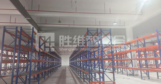 倉庫不夠用、找貨難？看重型貨架如何給寧波塑料企業(yè)帶來驚喜！