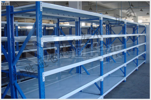 中型倉(cāng)儲(chǔ)貨架.jpg