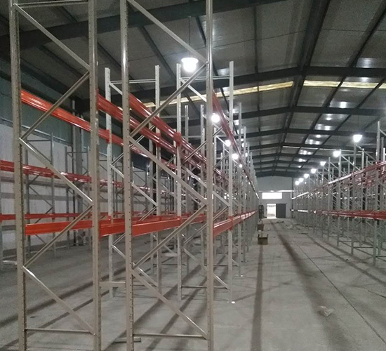 重型橫梁式貨架.jpg 重型橫梁式貨架.jpg