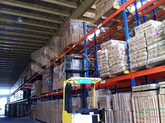 鋼平臺,重型貨架.jpg 鋼平臺,重型貨架.jpg