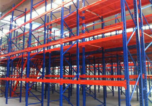 閣樓貨架.jpg 閣樓貨架.jpg