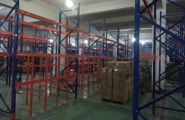 橫梁式貨架信天游.jpg 橫梁式貨架信天游.jpg