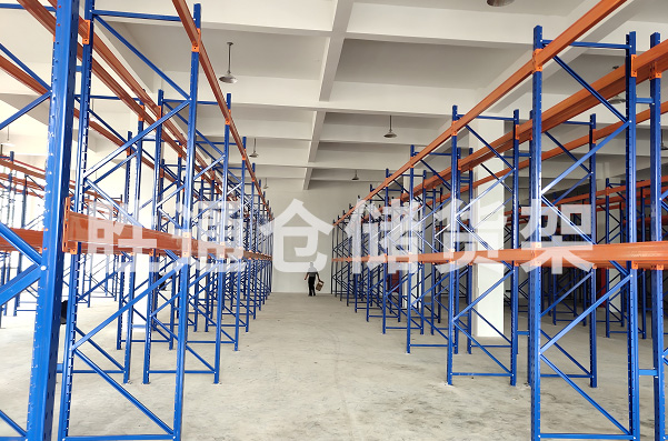 龍威燈飾橫梁貨架.jpg 龍威燈飾橫梁貨架.jpg