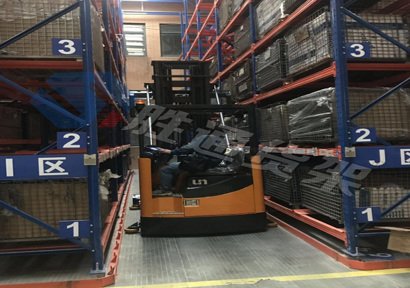 金茂窄巷貨架安裝.png 金茂窄巷貨架安裝.png