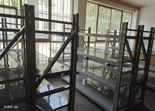 晉財(cái)金屬中型貨架.png 晉財(cái)金屬中型貨架.png