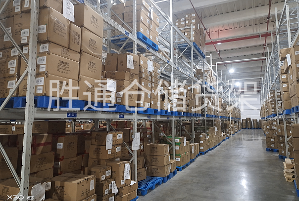 重型層板貨架.jpg 重型層板貨架.jpg