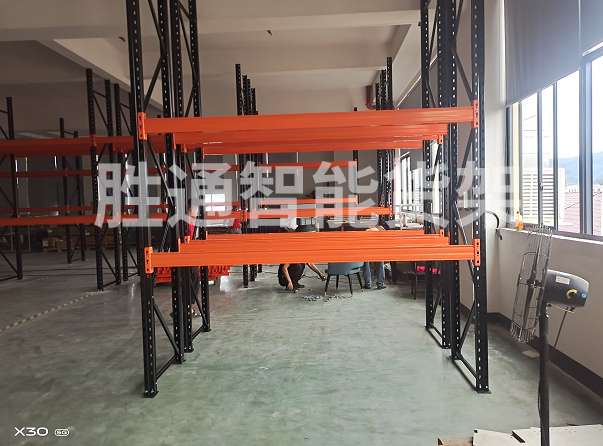 天泰重型橫梁式貨架.jpg 天泰重型橫梁式貨架.jpg