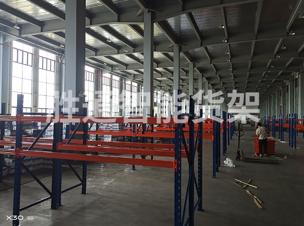 冠英汽車重型橫梁貨架.jpg 冠英汽車重型橫梁貨架.jpg