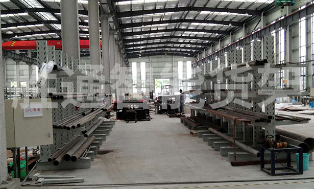 上拓環(huán)境懸臂貨架安裝.jpg 上拓環(huán)境懸臂貨架安裝.jpg