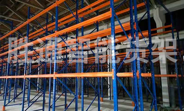 臨港物流重型橫梁貨架.jpg 臨港物流重型橫梁貨架.jpg