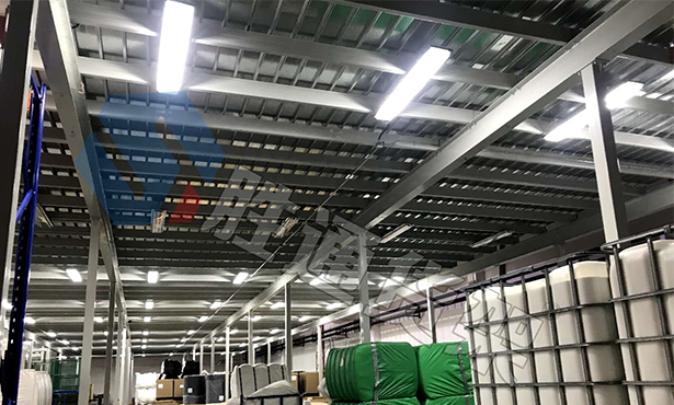 德沃爾無紡布鋼平臺貨架.jpg 德沃爾無紡布鋼平臺貨架.jpg