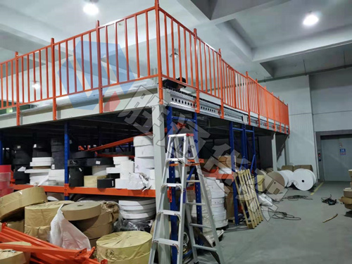 鋼平臺(tái).jpg 鋼平臺(tái).jpg