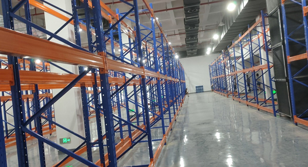 勝通重型貨架憑借匠心品質(zhì)，贏得浙江大冢制藥的一致好評！