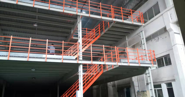 多虧了勝通鋼平臺，寧波宏都模塑的倉庫空間利用率是越來越高！