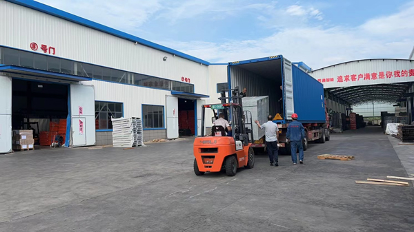 600個(gè)面料框直發(fā)海外，宏思企業(yè)表示勝通貨架就是靠譜！