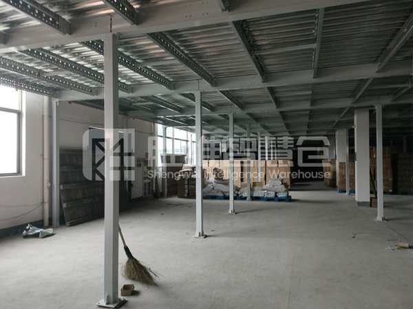 鋼平臺2600.jpg 鋼平臺2600.jpg