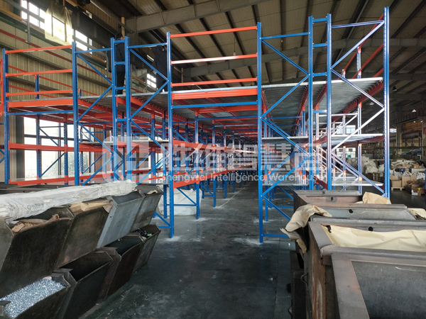 閣樓貨架600.jpg 閣樓貨架600.jpg