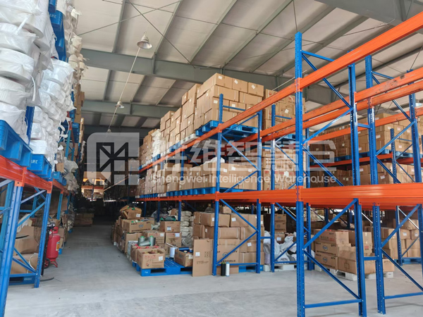 設(shè)備-重型貨架2600.jpg 設(shè)備-重型貨架2600.jpg