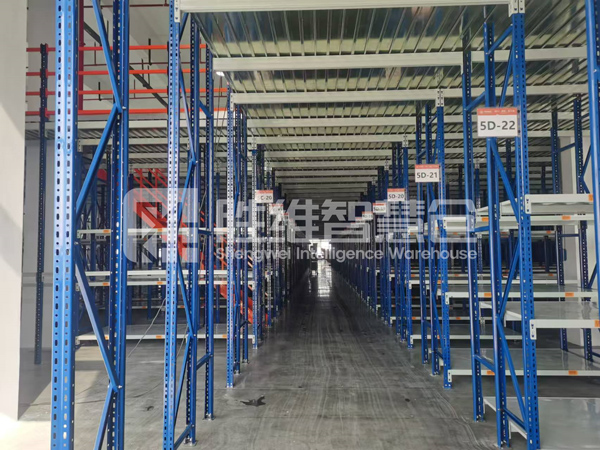 閣樓貨架2600.jpg 閣樓貨架2600.jpg