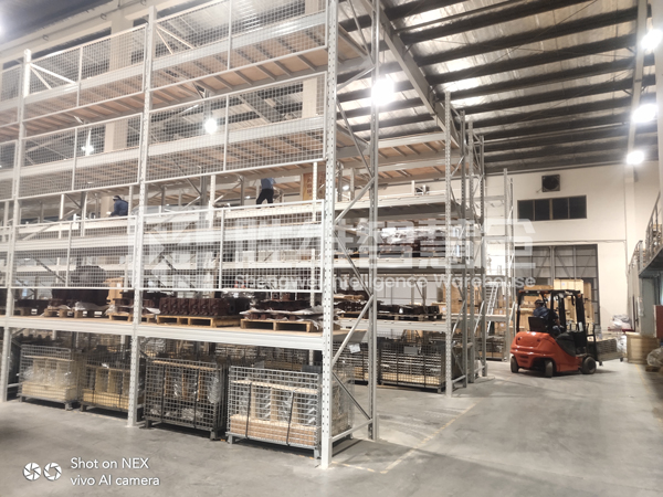 機械重型貨架600.jpg 機械重型貨架600.jpg