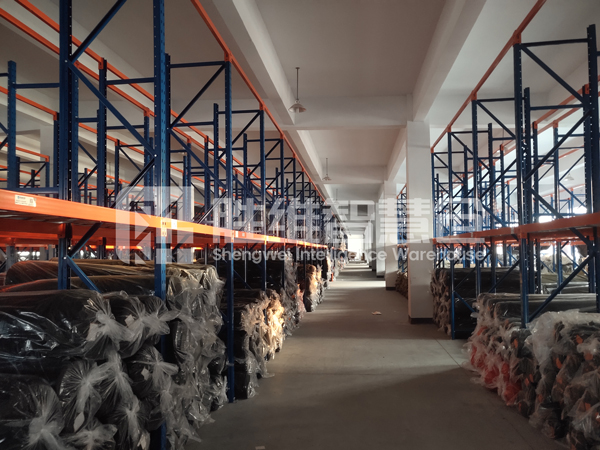 服裝重型貨架600.jpg 服裝重型貨架600.jpg