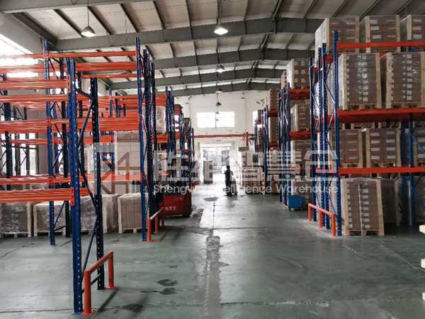 軟管重型貨架2600.jpg 軟管重型貨架2600.jpg