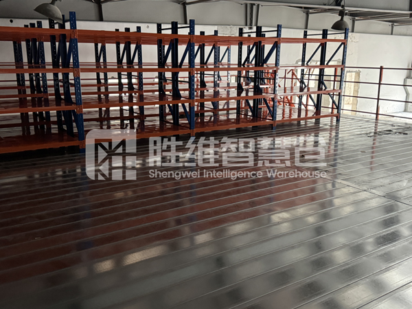 鋼平臺(tái)2600.jpg 鋼平臺(tái)2600.jpg