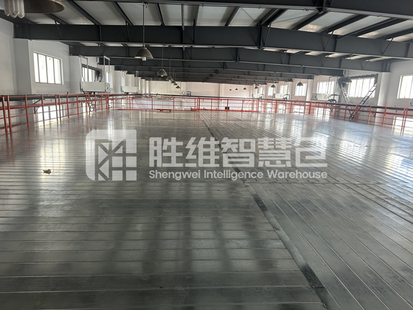 電子設(shè)備閣樓貨架2600.jpg 電子設(shè)備閣樓貨架2600.jpg