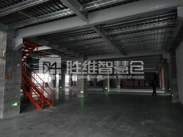 鋼平臺2600.jpg 鋼平臺2600.jpg