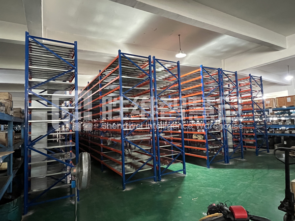 料箱立體貨架2600.jpg 料箱立體貨架2600.jpg